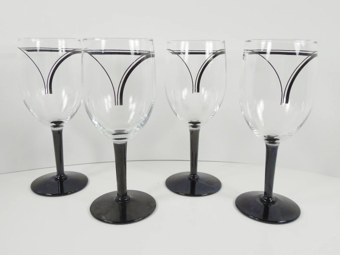 Art decor wine glasses